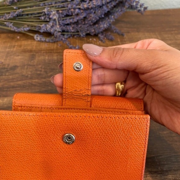 🚀SOLD 🧨Salvador Bachiller Spain
Snap closure bifold wallet w/ pen - Picture 4 of 8